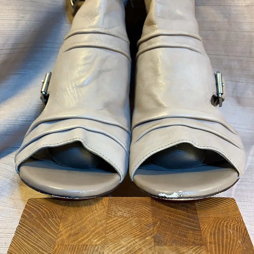 Vince Camuto leather peep toe gladiator ankle boot